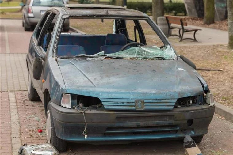Faire enlever une épave de voiture sur un parking privé, Nîmes, BMO ASSISTANCE